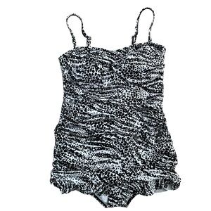 KIM GRAVEL Women’s Skirted 1- Pc.‎ Swimsuit Blk/Wt Leopard Print Ruching Bra 14